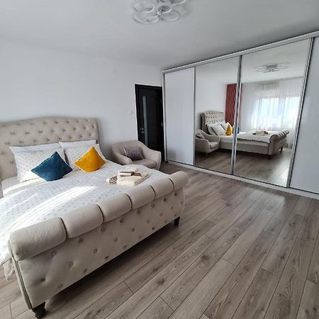 Stephanie Apartment Galati  Bagian luar foto