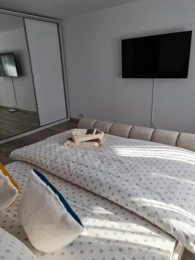 Stephanie Apartment Galati  Bagian luar foto
